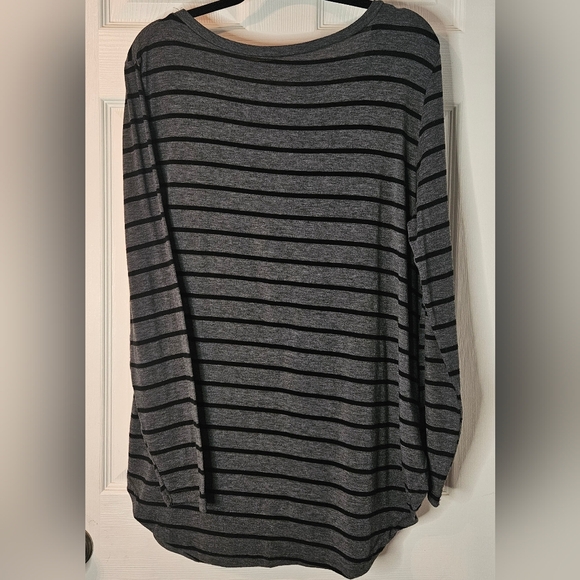 Splash Striped Top - Picture 2 of 4